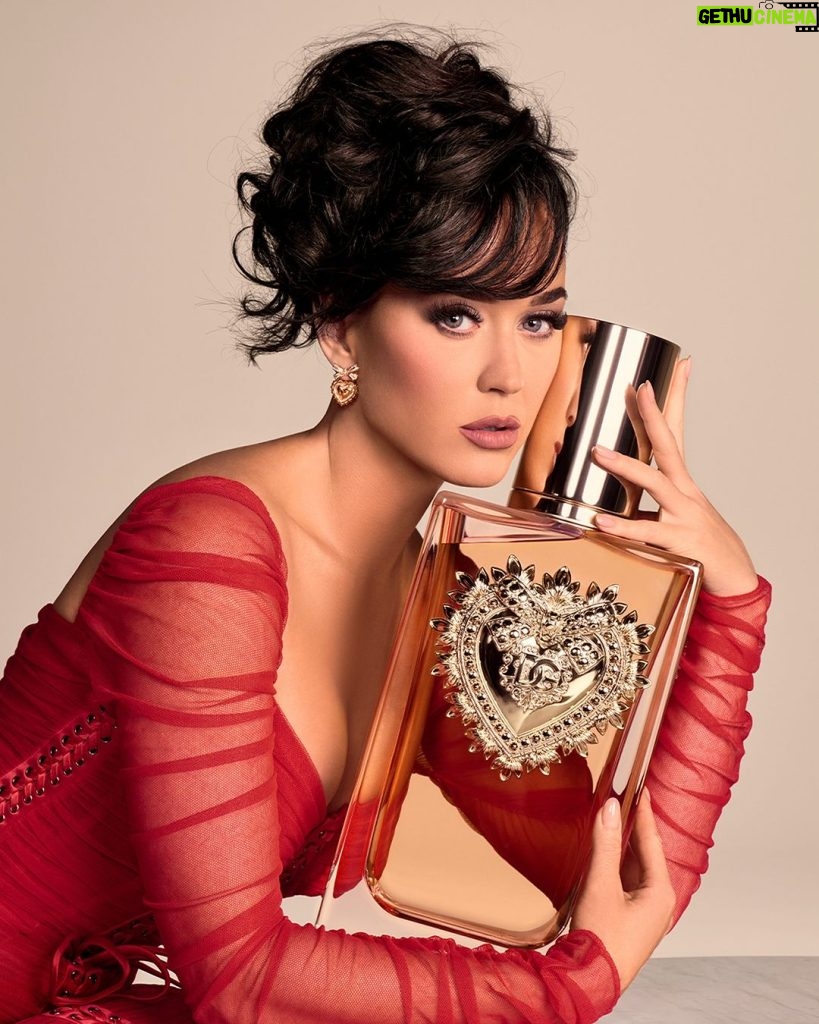 Katy Perry Instagram - The smell of LOVE #DGDevotion ❤ #DolceGabbana #DGBeauty #Valentinesday #MadeinItaly