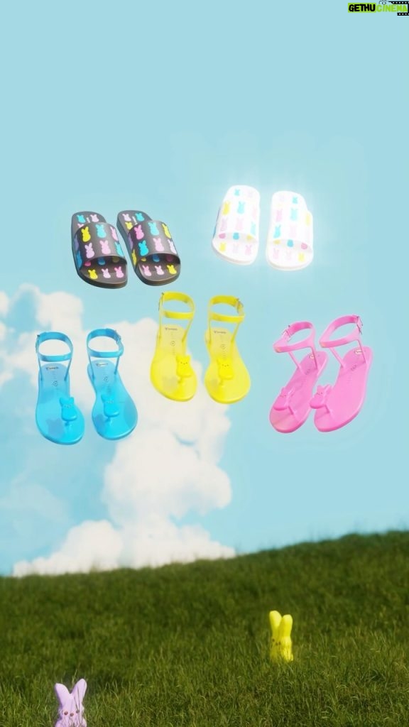 Katy Perry Instagram - Attention! Easter is EARLY this season! Check out our EGGstra @peepsbrand style alongside your favorite slides and Gelis 🐰 Order them now for your tootsies or your baskets while they last @katyperrycollections 💓