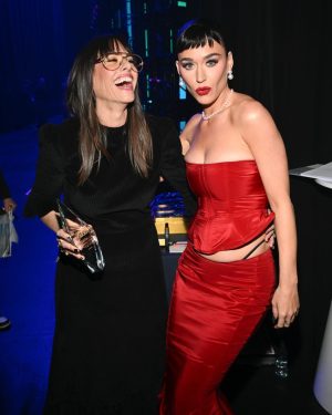 Katy Perry Instagram - all my girlies pop up on the regular 👀💋 esp at #BBwomeninmusic congrats ladies you kno ily all… ♥️