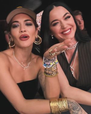 Katy Perry Instagram - got to see an old friend shine tonight ♥️✨