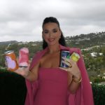 Katy Perry Instagram - I’m that girl that doesn’t put her arms in her coat or preservatives in her cans ammiright @drinkdesoi 💅🏻 Got to bring my better-for-you sparkling non alc aperitif and my hot takes on industry lingo like COGS 🤸🏻‍♀️ to the @upfrontvc this past #thirstythursday 💓