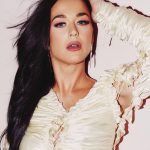 Katy Perry Instagram - If my hair is any indication… you might be blown away 🤸🏻‍♀️ by this season’s talent, I know it sounds like a cliche but most cliches are true ok just watch 🫵🏻#IDOL🫵🏻 📸: @manthony783, @ryansaradjola