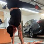 Katya Zamolodchikova Instagram - Garage handstands