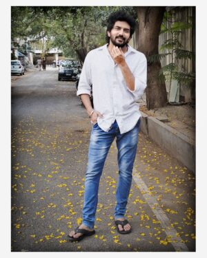 Kavin Instagram - Ellarukum nandri.. :) eppavum pola kuda irunga.. ellarum nalla irupom.. :)