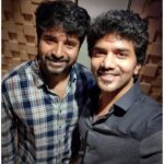 Kavin Instagram - மட்டற்ற மகிழ்ச்சி to present you #InnaMylu from our #Lift ⬇️⬆️ இந்த பாடலை பாடியவர் உங்கள் எங்கள் @sivakarthikeyan ❤️🤗🙏🏼 Link in bio ! @william_britto @ekaaentertainment @dirvineethvaraprasad @hepz.i @ravindarchandrasekaran @itsyuva @editor_madan @thinkmusicofficial @dancersatz @nishanth3384 @ranjitkumar_rajendran