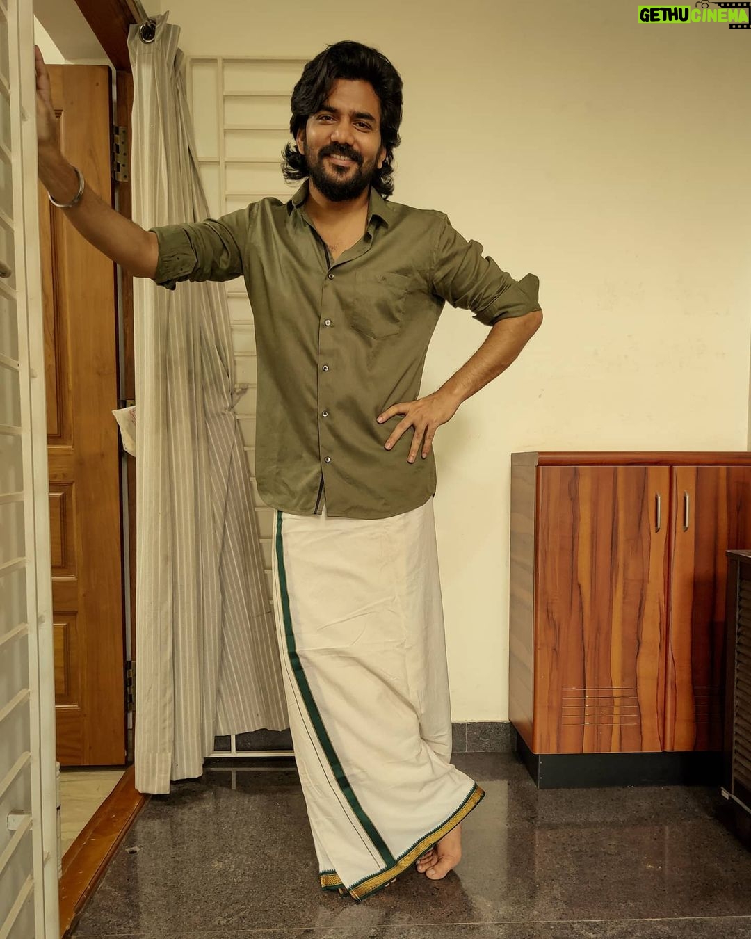 Kavin Instagram - நண்பர்கள் அனைவருக்கும் இனிய தீபாவளி நல்வாழ்த்துக்கள்.. 🤗