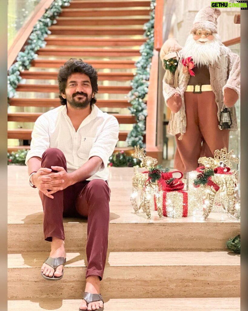 Kavin Instagram - Wishing you all the happiness :) #MerryChristmas 🎅🏻🌲⭐