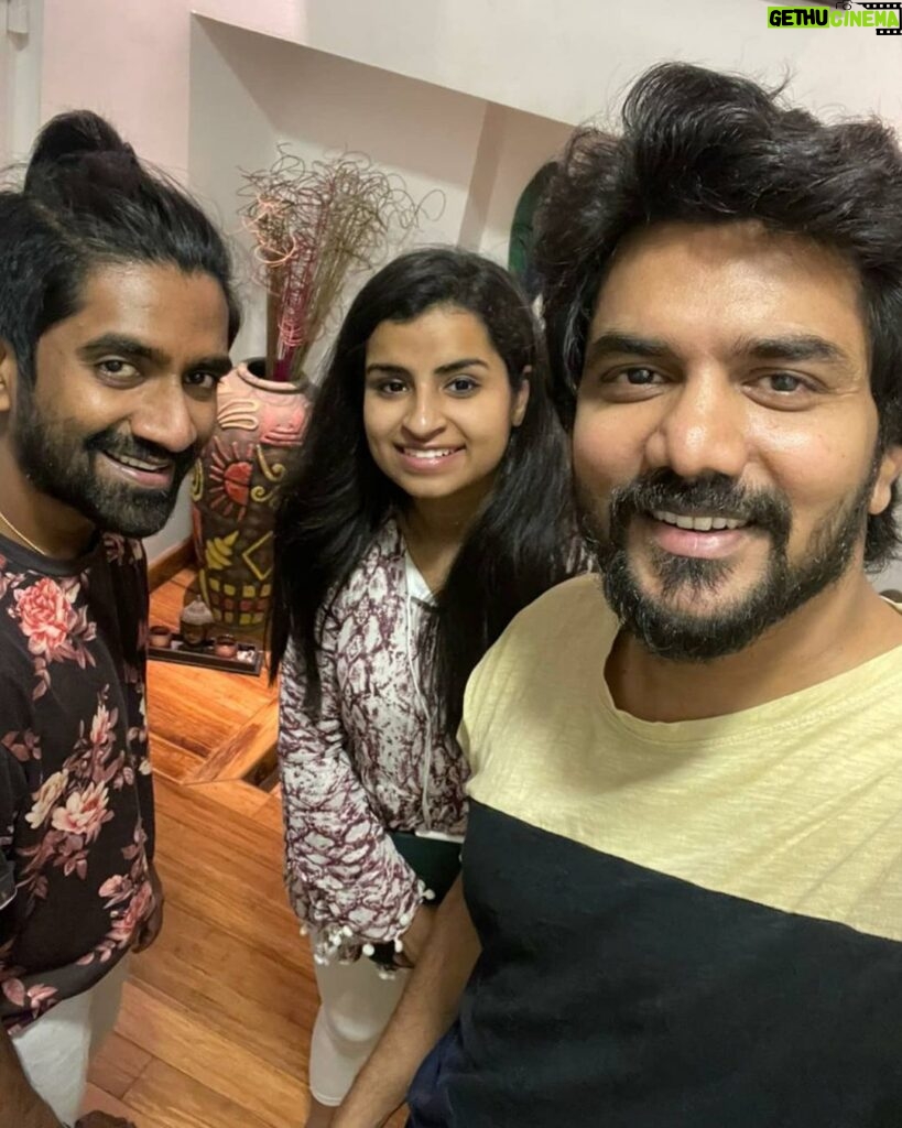 Kavin Instagram - #AskuMaaro @sivaangi.krish Your presence is enough to make everyone smile.. :) Thank you da.. thanks for taking this song.. thanks for the positivity.. :) take care of that smile.. :) @teju_ashwini Congratulations to us.. :) i know it's hard to manage with me as a dancer.. thanks for the patience & understanding.. Thanks for all your contributions towards this song.. just be the same.. my best wishes for your future.. :) @donglijumbo Bro.. very rare to see such a happy soul.. pls take care of yourself.. apo dha engala laa sandhoshama paathupenga.. ithana naal paathukuta maari.. :) lot more to come.. ready ah irunga.. :) @dharankumar_c Bro.. yes askumaaro is a success.. :) but ungalukku theriyum, #AndharBulty will be my all time favourite.. :) @iamsandy_off last but not the least.. my dear sandyman.. :) ne yaaru nu enaku theriyum.. na yaarunu unaku theriyum.. namma rendu paerum yaaru nu indha oorukae theriyum.. :) take care..