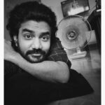 Kavin Instagram – Amma appa ku apro ipo varaikum kuda irukuradhu ne mattum dha.. 😄 We both are 30yrs old now.. 😌🤷

#MyFanAndMe :)