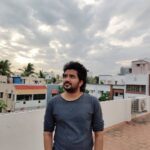 Kavin Instagram – பல பொழுது சாஞ்சுருச்சு..
வானம் கூட வாடிருச்சு.. 
கனவு கொஞ்சம் தேங்கிருச்சு.. 
பொழப்ப பாக்கணும் வழி வுடு.. !