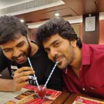 Kavin Instagram - @the_dhaadi_boy Kaalam muzhukka en valentine's day un kuda dha irukum na adha yaarala maatha mudiyum.. 🤷🏻‍♂️