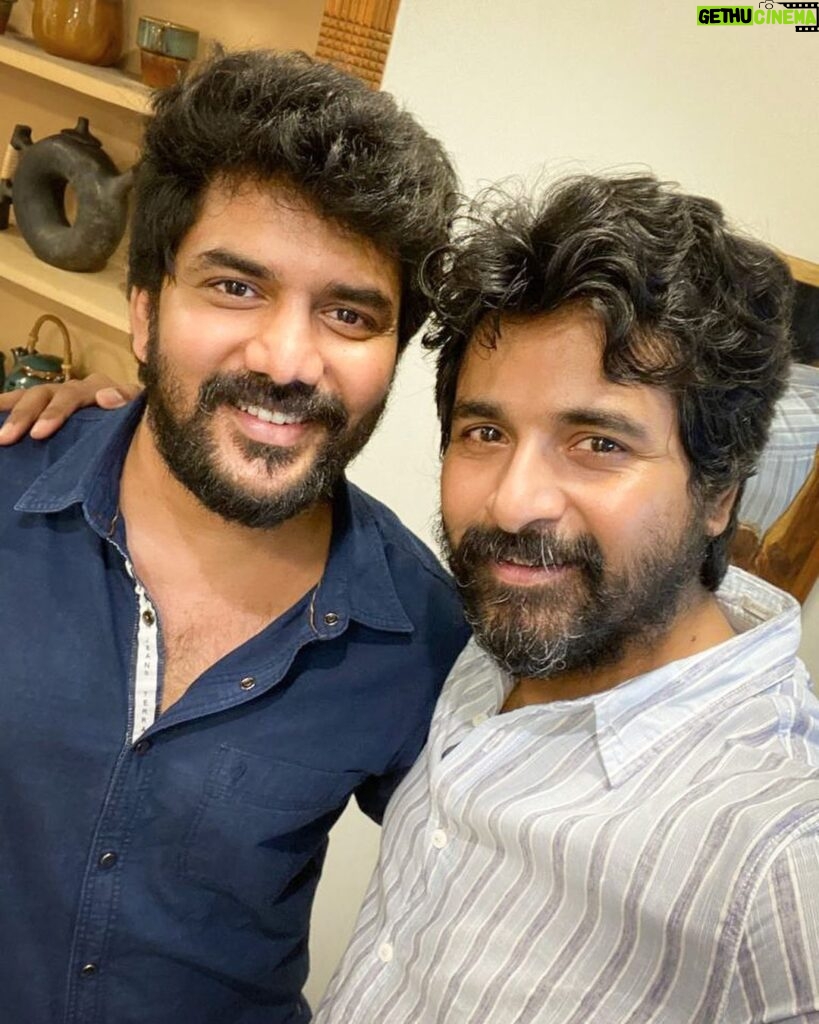 Kavin Instagram - Happy porandha naal nae @sivakarthikeyan 🤗🤗🤗❤❤❤ Thanks for being a continuous inspiration in my life 🙏🏼 Fortunate to have met people like you to learn from every moment in life 🙏🏼