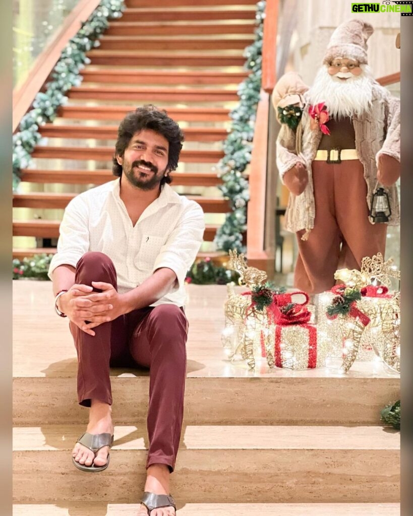 Kavin Instagram - Wishing you all the happiness :) #MerryChristmas 🎅🏻🌲⭐️