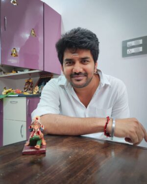 Kavin Instagram - Happy porandha naal dude.. 😊 stay cute.. 🤗♥️

அனைவருக்கும் விநாயகர் சதுர்த்தி நல்வாழ்த்துக்கள் :) 🙏🏼