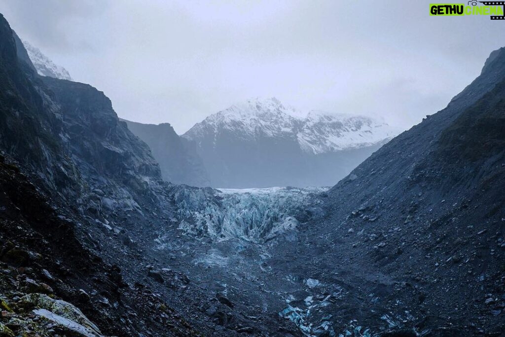 Kawin Imanothai Instagram - ธารน้ำแข็ง ~ ตามหาจอน สโนว์ Fox Glacier Aerodrome