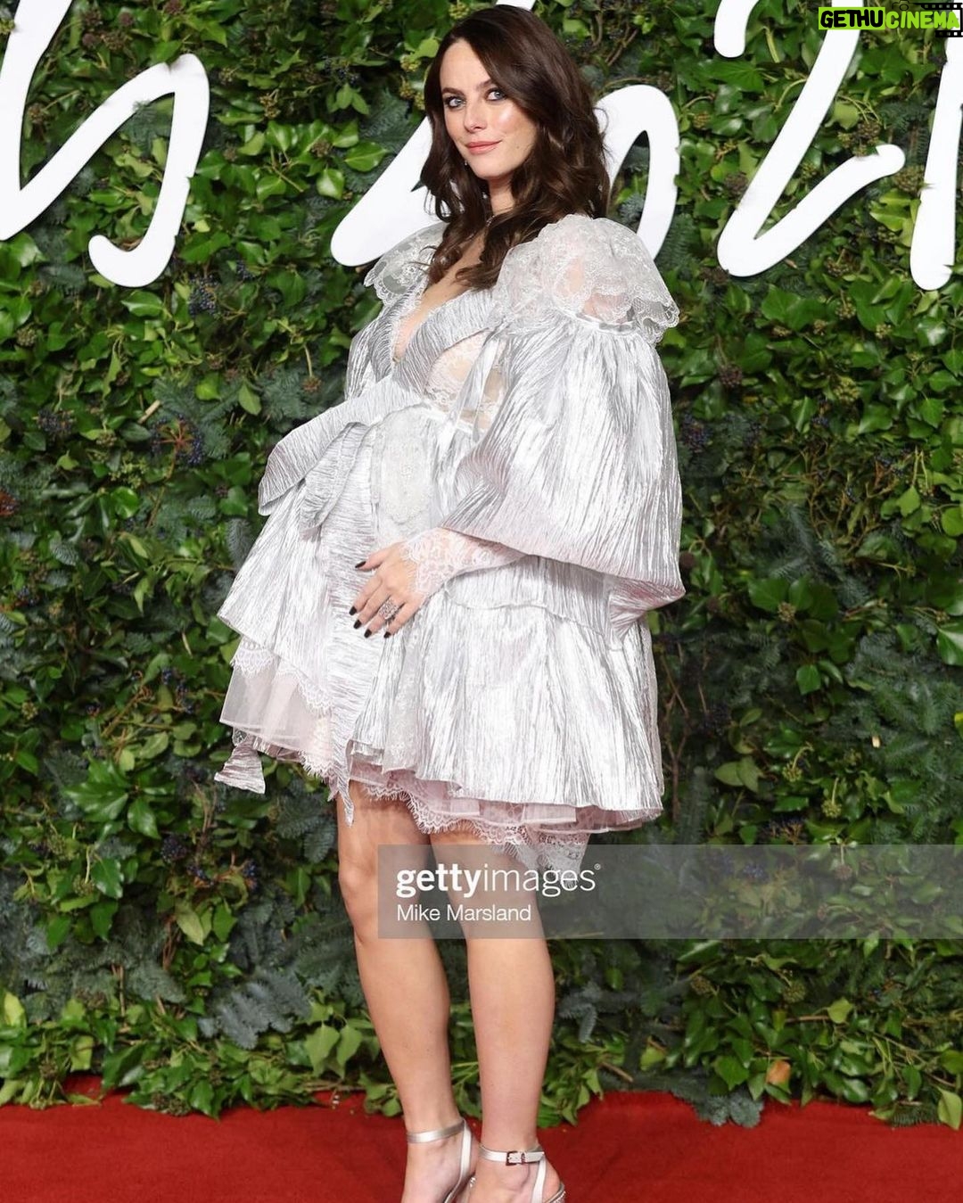 Kaya Scodelario - 531.3K Likes - I have so many wonderful people to thank for helping me feel confident enough to attend to British Fashion Awards at 8 and a half months pregnant last night
@ginakanemakeup & @eamonnhughes you’re both stars.
@leithclark Thank you for finding me the most perfectly fun @bora_aksu dress. I felt like the shiniest Christmas bauble in the land ✨
My wonderful @cartier family for a great night at a wonderful table meeting friends old and new.
And the kind people (including the brilliant PR ladies on the carpet & @jamesmcavoyrealdeal ) that helped me up and down the stairs all night.
I’ve had a bit of a crappy pregnancy and it was really special to have last night as a memory of this time - thank you all 💜
Yes I know I look like a HOUSE from the side but screw it, I felt bloody amazing 💅🏻💃