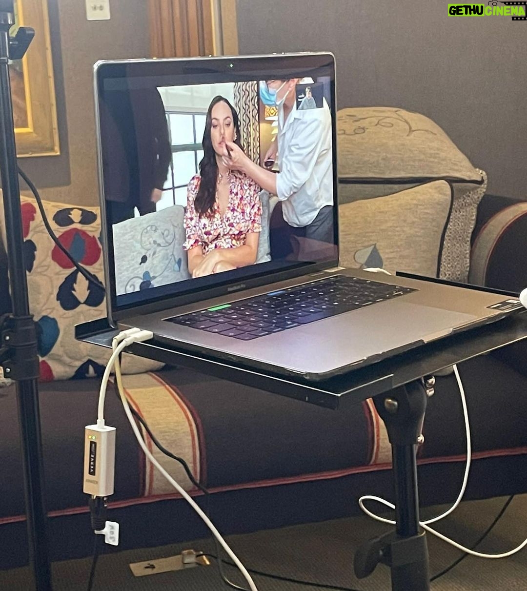 Kaya Scodelario - 502.4K Likes - Press tours in 2021 look like…
No in person chats
Technical difficulties bought to you by WiFi, mute & cats
No cast mates to drink in the bar with afterwards 🥺 (miss u maze fam)
BUT I did get to get all dressed up 🥳
@ginakanemakeup 💄
@eamonnhughes 💇♀️
@leithclark 💃
@residentevil
@sonypictures