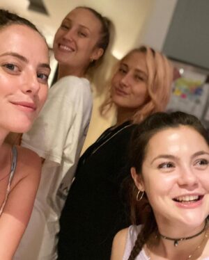 Kaya Scodelario Instagram - Missing your blurry faces already 😍 👯‍♀️👯‍♀️