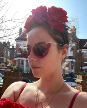 Kaya Scodelario Instagram - New level of boredom achieved. Getting dressed up to sunbath on the front door step. STAY HOME PEOPLE SO THAT ONE DAY THIS WILL BE OVER AND WE CAN GO BACK TO THE PUBS AND PARKS AND AWKWARD FAMILY GATHERINGS ETC.  #thankyouNHS #stayhome