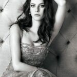 Kaya Scodelario Instagram - Thank you all for the birthday wishes. This job has messed with my head and caused my anxiety to sky rocked through the roof. But I love what I do. Acting is my life and I’m so blessed to do the thing I love as a job. Your support keeps me going. Here’s to one more dance around the sun 🌞 🍹🥰😎