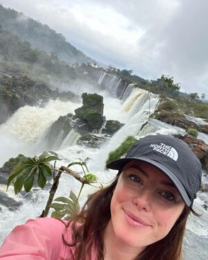 Kaya Scodelario Instagram - The cheesy tourist selfies don’t do it justice… 

Beyond grateful to get to see such incredible natural beauty in person & share these memories with my family. 

Iguazu Falls you have my heart 🤍