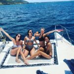 Kaya Scodelario Instagram - I love you women in a way that I can never describe. It’s taken us 12 years to go on holiday together and it couldn’t be better. From bonding in the car park in Bristol whilst filming skins to being basic bitches in Mauritius ❤️ let’s do this every year. 😩💁🏻‍♀️🍾