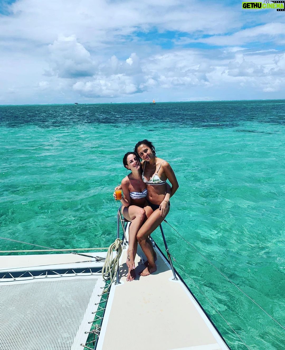 Kaya Scodelario Instagram - Too much Jungle Juice and sun. We are now passed out like the old ladies that we are! I love you @klariza_clayton thank you for being an amazing mate for the last 12 years! #skinsforlife @clubmed