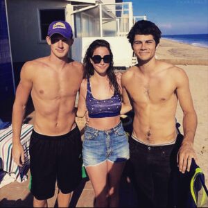 Kaya Scodelario Instagram - Happy Birthday @chris__sheffield Can you believe this was 5 years ago?! 😱 Back before you had your 8th and 9th Abdominal and I realized being half Brazilian doesn’t mean you can skip on the sunscreen. And remember this random guy that kept photobombing our pictures... 😜 Love you homie. Wish I could have been there to celebrate with you all ❤️ Malibu, California