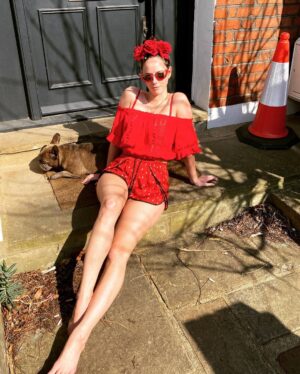 Kaya Scodelario Instagram - New level of boredom achieved. Getting dressed up to sunbath on the front door step. STAY HOME PEOPLE SO THAT ONE DAY THIS WILL BE OVER AND WE CAN GO BACK TO THE PUBS AND PARKS AND AWKWARD FAMILY GATHERINGS ETC.  #thankyouNHS #stayhome