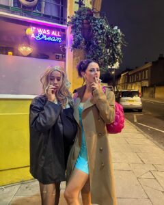 Kaya Scodelario Instagram - Only attending 90s themed parties from now on so I have an excuse to do my hair like this & wear my Ebay bag again 🤍 Hackney, Hackney, United Kingdom