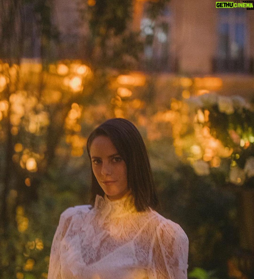 Kaya Scodelario Instagram - Thank you @zimmermann for having me in Paris to celebrate the opening of your new store! What a wonderful night ❤️🧚🏻♀️ Paris, France