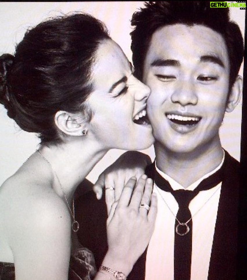 Kaya Scodelario Instagram - #tb to 6 (😱) whole years ago. Beautiful time in South Korea with #kimsoohyun