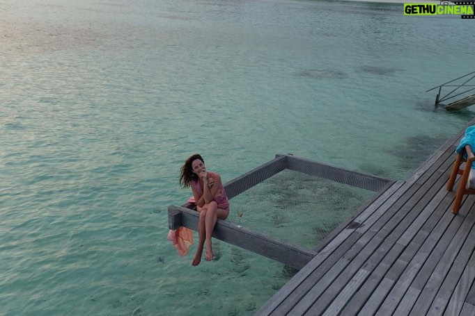 Kaya Scodelario Instagram - Take me back ⭐️💫 -living my best Pricilla Queen of the Reef life... 🐠🐟🐋🐡 LUX* South Ari Atoll