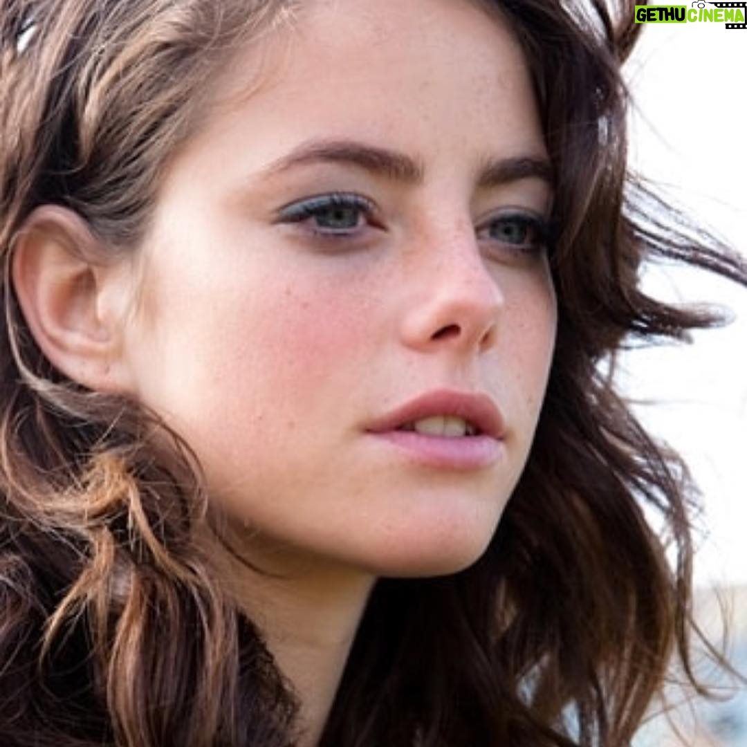 Kaya Scodelario - 305.8K Likes - So @lilyjcollins has bought to my attention that it’s #nationalbrowday - just want to say that when I was shooting #skins ten (😱) years ago I was very self conscious about my brows. Big bush was NOT in back then. But the amazing makeup women encouraged me to stick with what I had and not plug them to death. I’m incredibly thankful.