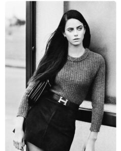 Kaya Scodelario Instagram - Just waiting for the bus... as you do... 👀 #tb @wonderland