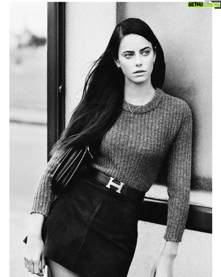 Kaya Scodelario - 359.3K Likes - Just waiting for the bus... as you do... 👀 #tb @wonderland