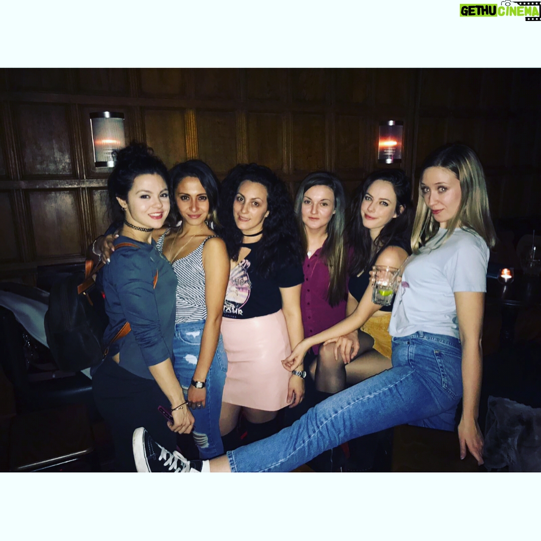 Kaya Scodelario Instagram - Bye bye 2017...