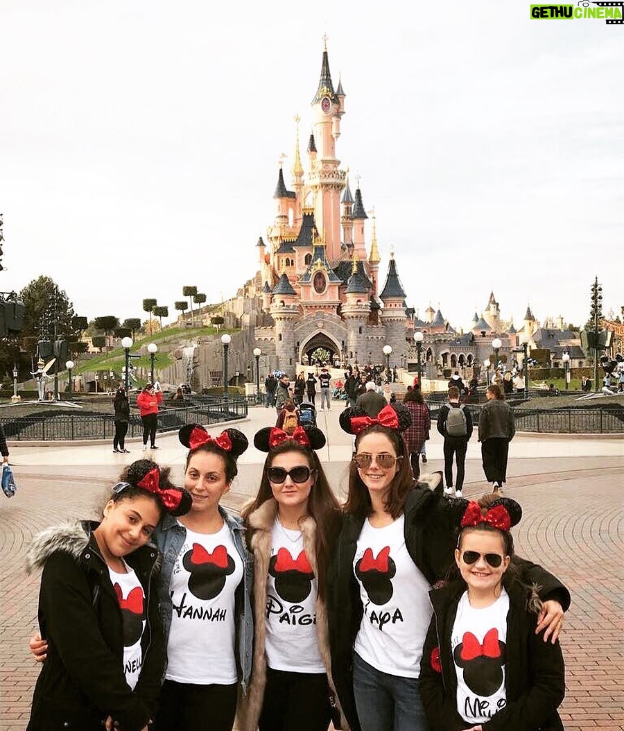 Kaya Scodelario Instagram - Yeah... it really is bloody magical! ✨🌟🎉❤️