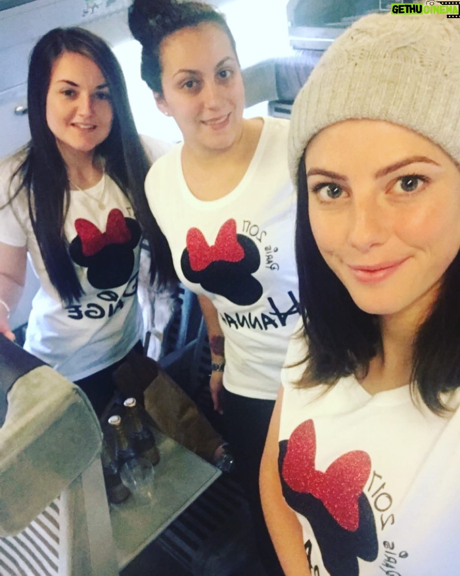 Kaya Scodelario Instagram - 🌟✨DISNEYLAND!!!! ✨🌟 Thank you @customizedbylaura for our T-shirts 😘 #Ad
