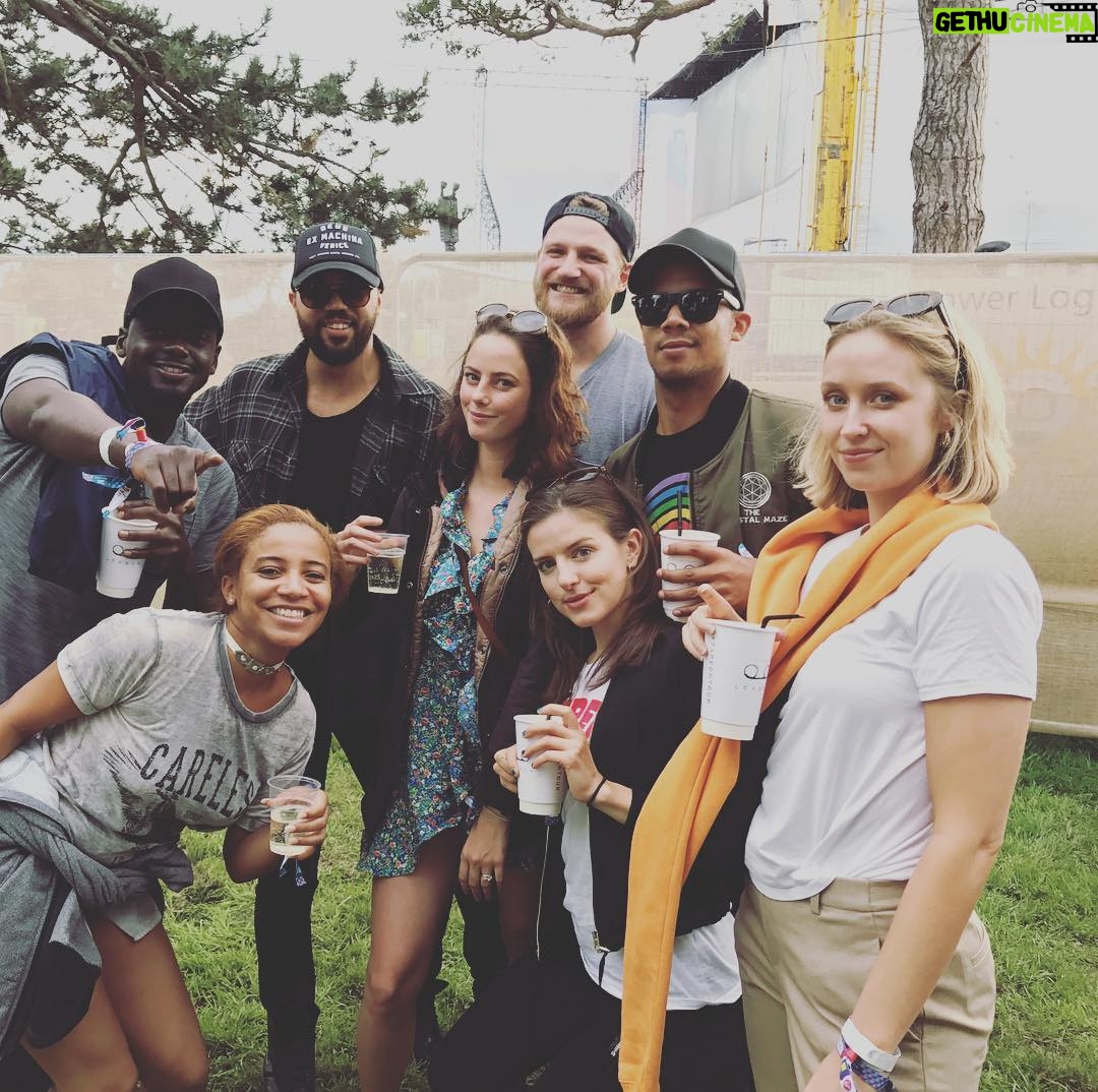 Kaya Scodelario Instagram - Ahhh thanks @vfestival for another amazing year!! Besties on tour... also thank you @staceysolomon for chatting to be despite my drunken fan girling. You're amazing. 🙈🎊🎉