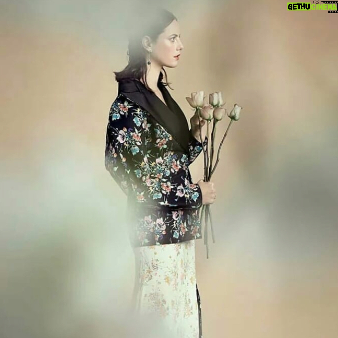 Kaya Scodelario - 302.8K Likes - Few more from my floral dream shoot with @marieclaireuk Thank you so much @katedavismacleod it was an absolute pleasure to work with you. 🌹