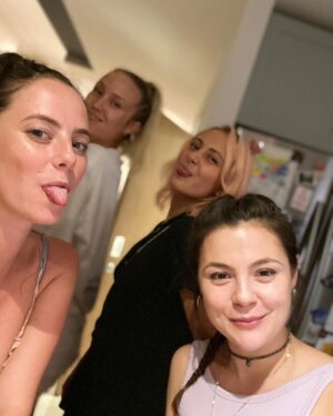 Kaya Scodelario Instagram - Missing your blurry faces already 😍 👯‍♀️👯‍♀️