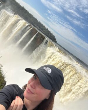 Kaya Scodelario Instagram - The cheesy tourist selfies don’t do it justice… 

Beyond grateful to get to see such incredible natural beauty in person & share these memories with my family. 

Iguazu Falls you have my heart 🤍