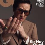 Ke Huy Quan Instagram – #GQ封面人物 【2023 MOTY】多重宇宙裡那顆耀眼的星！關繼威：「每一個人生遭遇，都發生在最完美的時機。」@kehuyquan

他的人生故事，其戲劇張力之大，可能比很多勵志電影還充滿正向效應。這是小卒打下漂亮一役，局外人打進權力核心，失去自我認同的人，在漫長黑暗的隧道盡頭找到柳暗花明的故事。今年是關繼威的黃金年，除了贏得奧斯卡獎，他同時入選《GQ》Icon of the Year 與《時代雜誌》百大人物。得獎後，關繼威有出席不完的名流派對、品牌邀約、頒獎典禮，許多新角色也紛紛上門，說沒有些許受寵若驚感是騙人的。

「那些時刻非常混亂、瘋狂。等所有活動都跑一輪一後，我開始覺得很困惑，有時連活動名稱都記不起來，幸好我當下拍了很多照片，幾乎是毫無羞恥心地狂拍，看到名人我就跟小孩子一樣興奮。」這是他人生睽違多年後，第二度品嘗到蜂擁而來的名氣帶來的紅利，他想要好好抓住這些時刻。

完整專訪故事請見 @gqtaiwan 主頁連結

Head of Editorial Content_Kevin Wang @thatmrwang 
Photography_Eric Ray Davidson @ericraydavidson
Text_Christine Lee @birdism1217 
Talent Manager_Sylvie Yeh @lagerfeld 
Tracy Shaffer @tracyshaffer 
Styling_Brandon Tan @branduh 
Styling Assistant_Aidan Palermo @aidanjosephpalermo 
Groomer_Sonia Lee for Exclusive Artists using Oribe Haircare @thesonialee 
Tailor_Susie Kourinian #susiekourinian
Producer_Annee Elliot @annee_elliot Patricia Bilotti @patriciabilotti 
Prop Stylist_Cody Rogers @codycr
Prop Stylist assistant_Nikki Kauten @autenkold
Digital Tech_Pixelated Digital @ixelateddigital
Lighting Tech_Jack Shelton @jacklshelton
Fashion_ @gucci 

#關繼威 #GQ年度風格大賞 #GQMOTY #MOTY2023