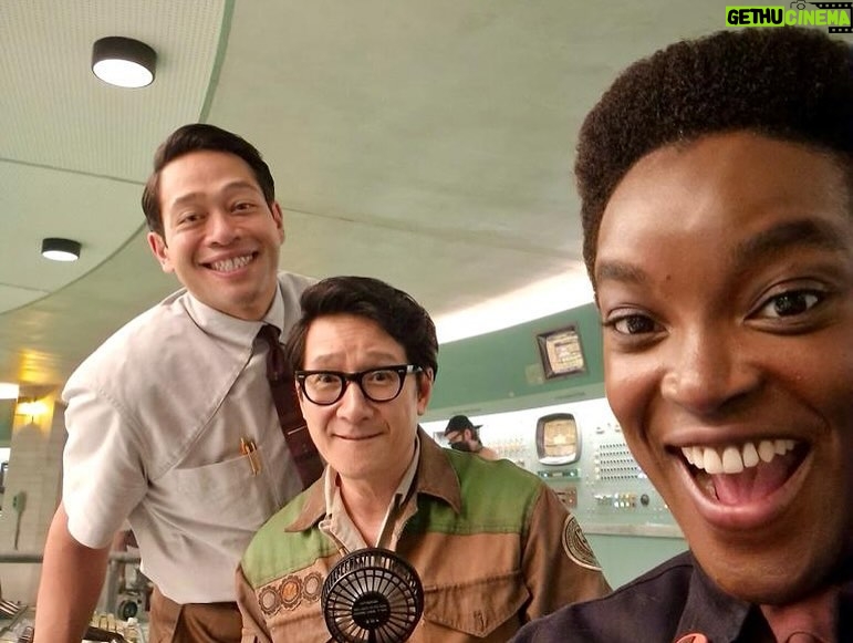 Ke Huy Quan Instagram - I LOVE my LOKI family.  Sharing some behind-the-scenes pics of the fun times we had on set. Please go check out all episodes available now. IT’S SO GOOD! And I’m not just saying that because I’m in it. 😜😂💚 @officialloki @marvelstudios @disneyplus