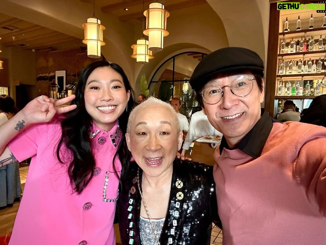 Ke Huy Quan Instagram - Such a fun premiere at The Grove. LOVE JACK BLACK! He has the best reaction to a choreographed punch. #KungFuPanda4 is awesome—the return of the Dragon Warrior. Please go see it. It opens on March 8th. 👊🏼 🐼 Brought a special date—my grandniece Harper all the way from Houston, Texas. ❤️ Styled by: @chloekeiko Grooming by: @sonialeeartistry