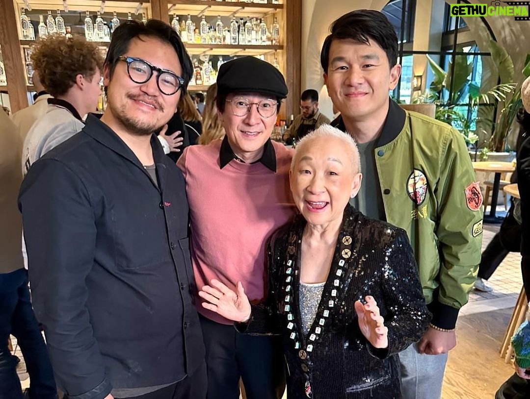 Ke Huy Quan Instagram - Such a fun premiere at The Grove. LOVE JACK BLACK! He has the best reaction to a choreographed punch. #KungFuPanda4 is awesome—the return of the Dragon Warrior. Please go see it. It opens on March 8th. 👊🏼 🐼 Brought a special date—my grandniece Harper all the way from Houston, Texas. ❤️ Styled by: @chloekeiko Grooming by: @sonialeeartistry