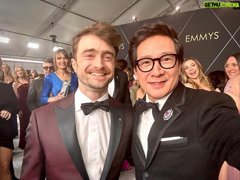 Ke Huy Quan Instagram - Fun times with my favorite LOKIS at the #EMMYS. Also made some new friends. 😜 Tuxedo @thombrowne Jewels @cartier Bow tie @titleofwork Glasses @oliverpeoples Styling @chloekeiko Grooming @anissaemily Red Carpet 📸 AP/Invision for the Television Academy