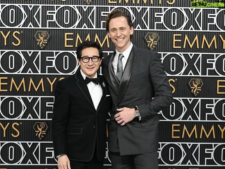 Ke Huy Quan Instagram - Fun times with my favorite LOKIS at the #EMMYS. Also made some new friends. 😜 Tuxedo @thombrowne Jewels @cartier Bow tie @titleofwork Glasses @oliverpeoples Styling @chloekeiko Grooming @anissaemily Red Carpet 📸 AP/Invision for the Television Academy