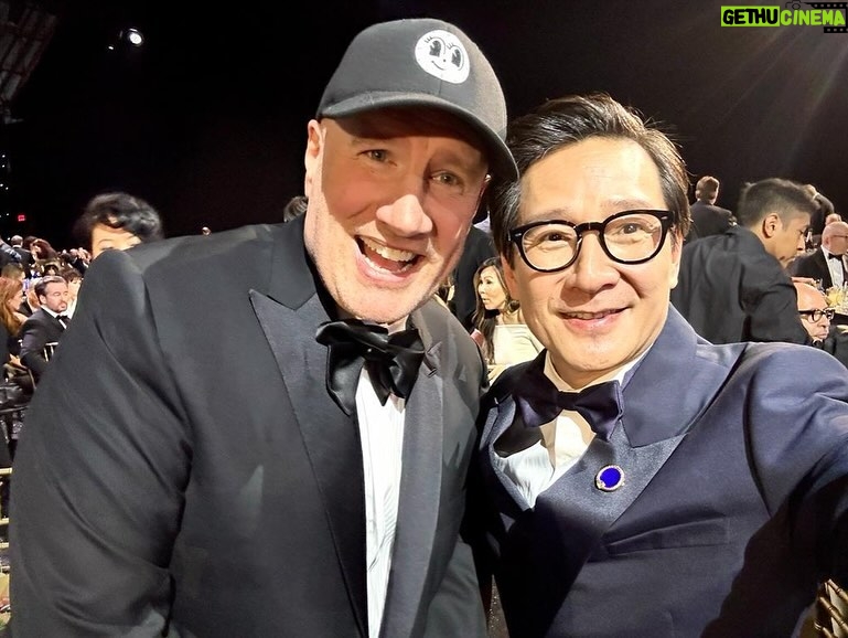 Ke Huy Quan Instagram - I was super excited to return to the @CriticsChoice Awards this year to watch my childhood hero be celebrated for his life’s work. My highlight last night was most definitely witnessing Harrison Ford receive his Career Achievement Award. Congratulations again, Harrison!!!! It’s always a blast to be with my LOKI family. Finally got a picture with Kevin Feige. I realized we never took a selfie together before. 🎉🍾🥂 Styled by: @chloekeiko Grooming: @anissaemily Look by @dior Glasses @oliverpeoples Watch @vacheronconstantin Brooch @davidyurman